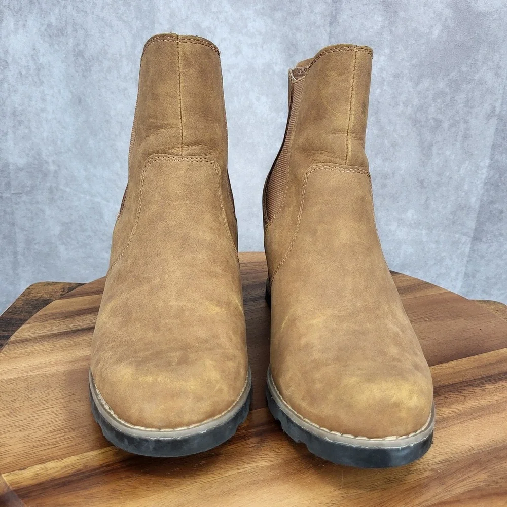Universal Thread Chelsea Boots‎ Womens Amalia 9.5  Brown Faux Leather Wedge